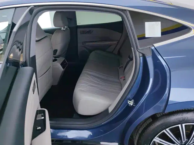 Geely Galaxy Xingyao 8 — Фото автомобиля 11