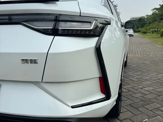 Dongfeng Yixuan — Фото автомобиля 9