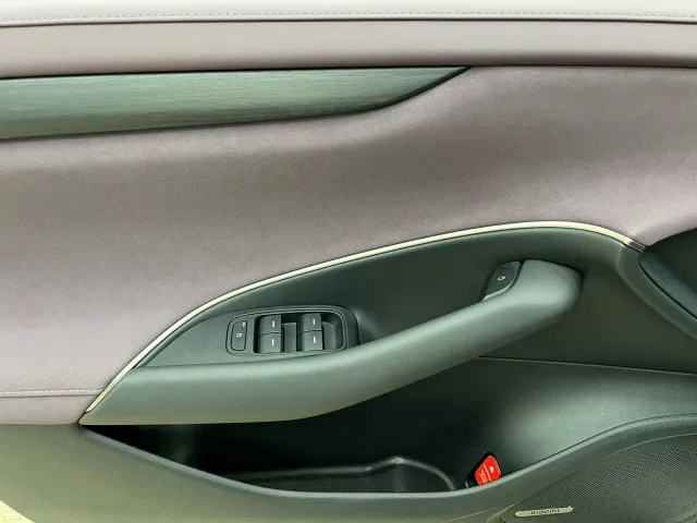 Xiaomi SU7 — Фото автомобиля 13