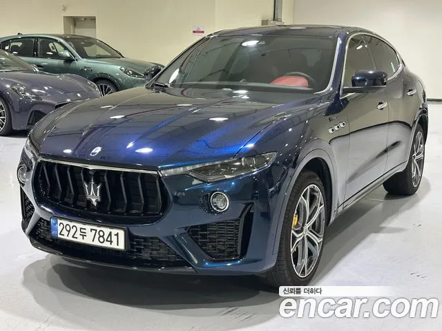 Фотография автомобиля — Maserati Levante