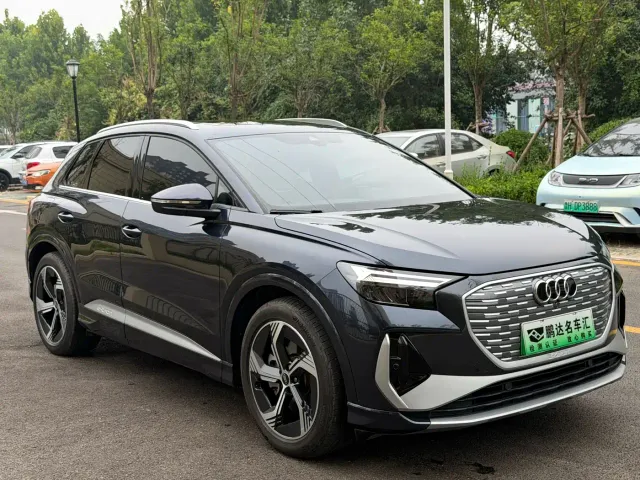 Audi Q4 e-tron — Фото автомобиля 3