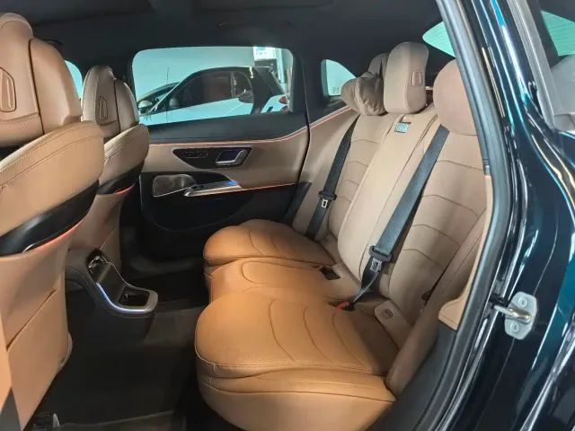 Mercedes-Benz E-Class — Фото автомобиля 8