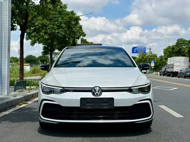 Volkswagen Golf — Фото автомобиля 6
