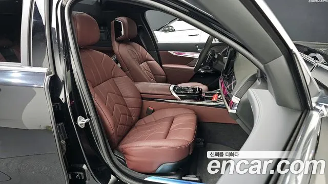 BMW 7-Series 7 серия (G70) 740i xDrive M Sport — Фото автомобиля 23