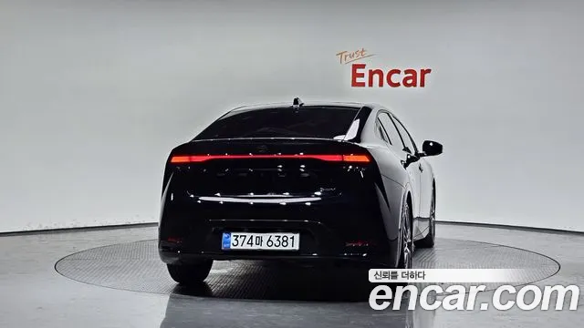 Toyota Prius — Фото автомобиля 4