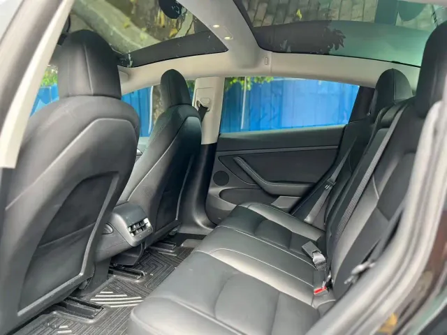 Tesla Model 3 — Фото автомобиля 14