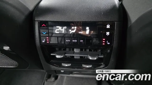 Jeep Cherokee Grand Cherokee(WL) L 3.6 Overland — Фото автомобиля 18