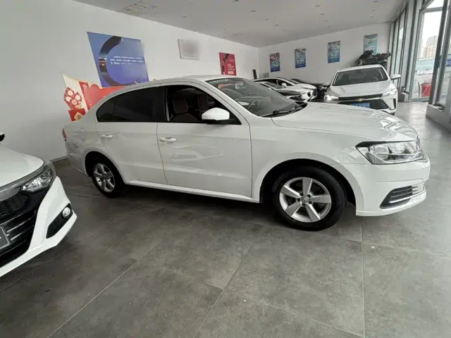 Volkswagen Lavida — Фото автомобиля 11