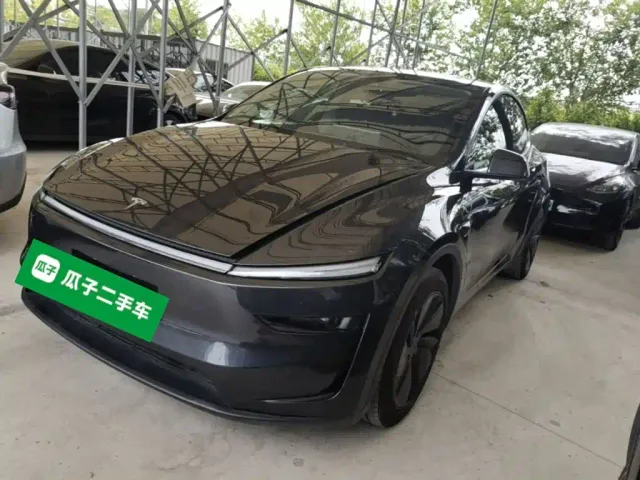Фотография автомобиля — Tesla Model Y