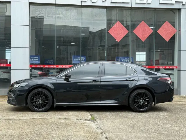 Toyota Camry — Фото автомобиля 3
