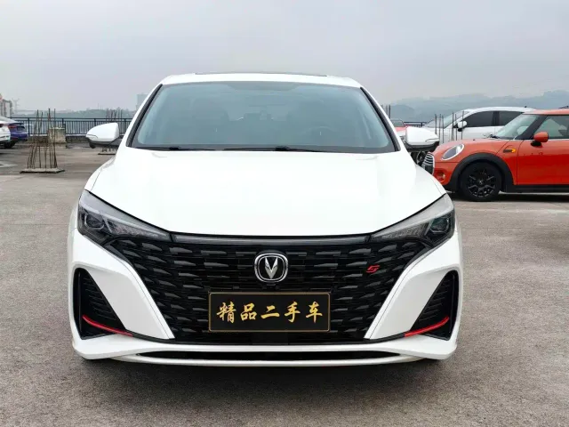 Changan Eado — Фото автомобиля 3