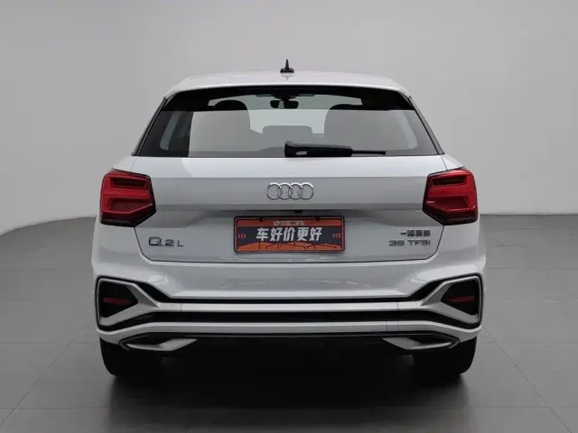 Audi Q2L — Фото автомобиля 4