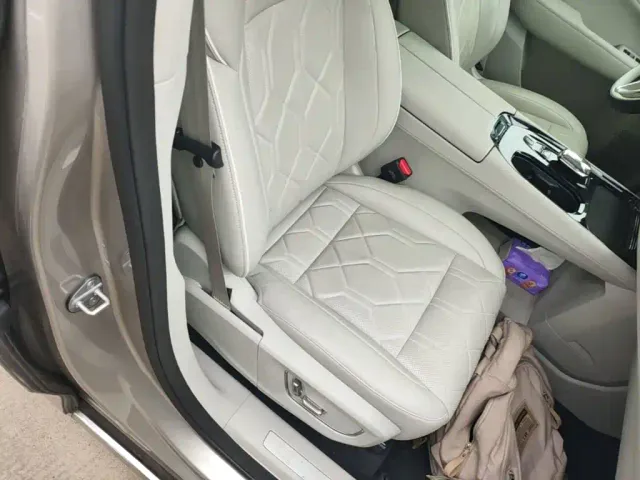 Volvo EM90 — Фото автомобиля 24