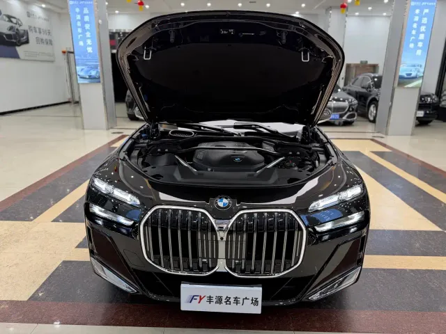 BMW 7 Series — Фото автомобиля 28