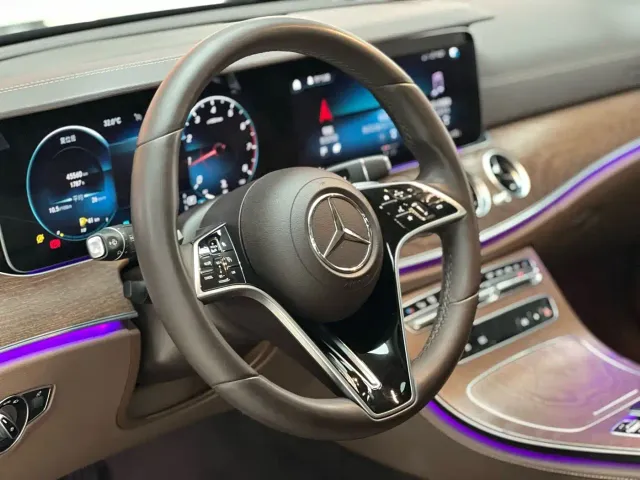 Mercedes-Benz E-Class — Фото автомобиля 7