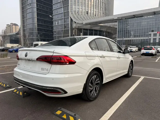 Volkswagen Bora 2025 200TSI DSG Joy Ride PRO Edition — Фото автомобиля 9