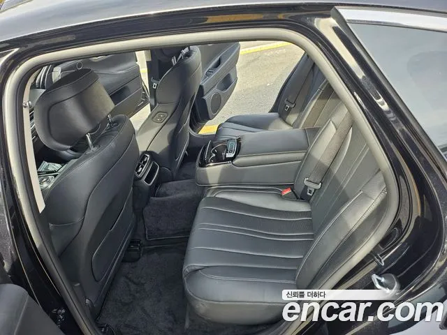 Genesis G80 Бензин 2.5 турбо AWD — Фото автомобиля 9