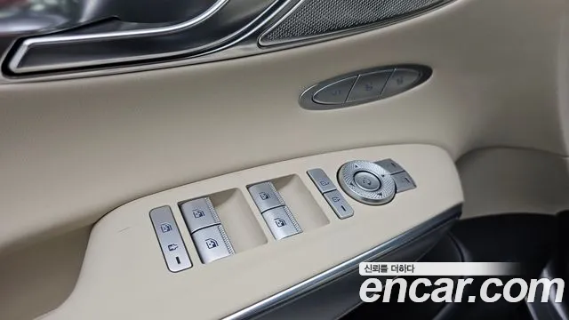 Genesis GV70 2.5T Бензин 2WD — Фото автомобиля 27