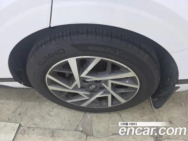 Hyundai Grandeur GN7 — Фото автомобиля 18