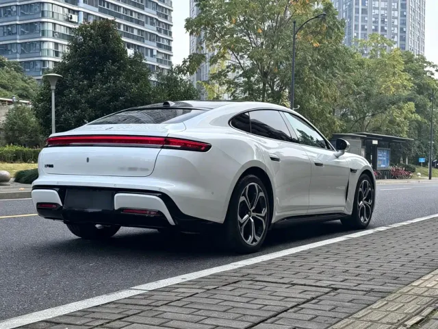 Shangjie Z7 — Фото автомобиля 6