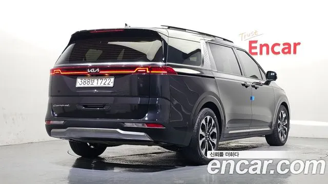 Kia Canival — Фото автомобиля 2
