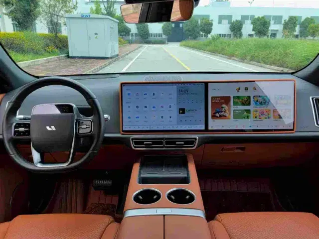 Li Auto L7 — Фото автомобиля 8