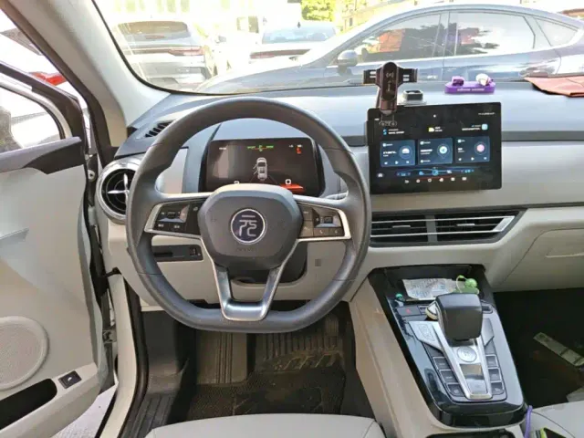 BYD Yuan Pro — Фото автомобиля 10