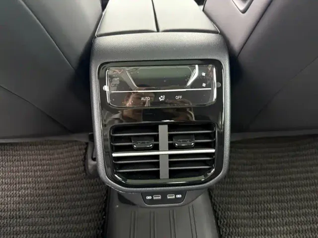 Volkswagen Passat — Фото автомобиля 8