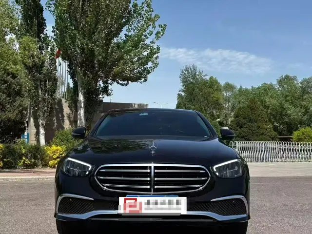 Mercedes-Benz E-Class — Фото автомобиля 2