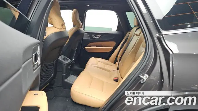 Volvo XC60 2nd Gen — Фото автомобиля 18
