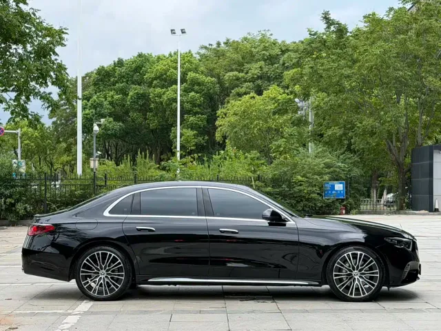Mercedes-Benz E-Class — Фото автомобиля 8