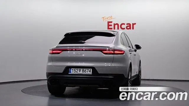 Porsche Cayenne — Фото автомобиля 3