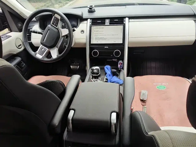 Land Rover Discovery 2024 360PS Dynamic SE — Фото автомобиля 12