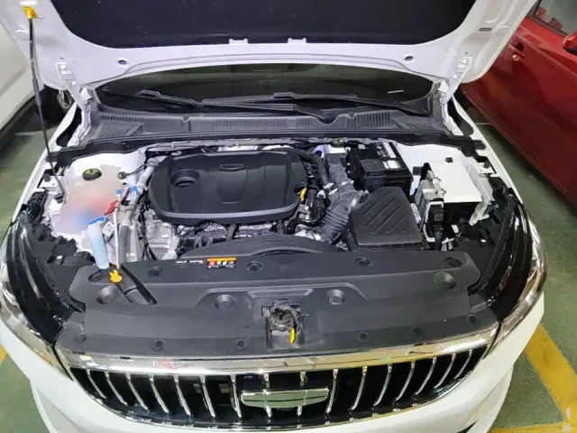Geely Emgrand — Фото автомобиля 19