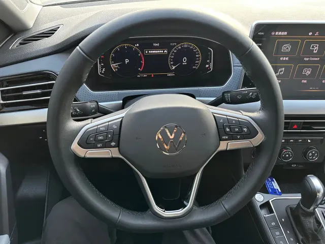 Volkswagen Lavida — Фото автомобиля 5