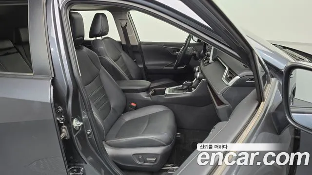 Toyota RAV4 5th Gen — Фото автомобиля 16