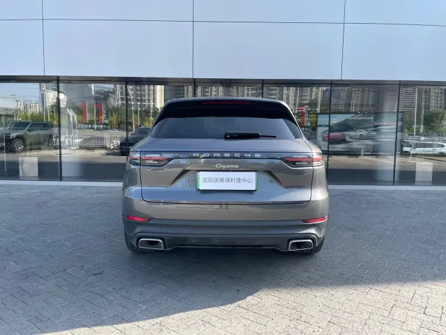Porsche Cayenne — Фото автомобиля 7