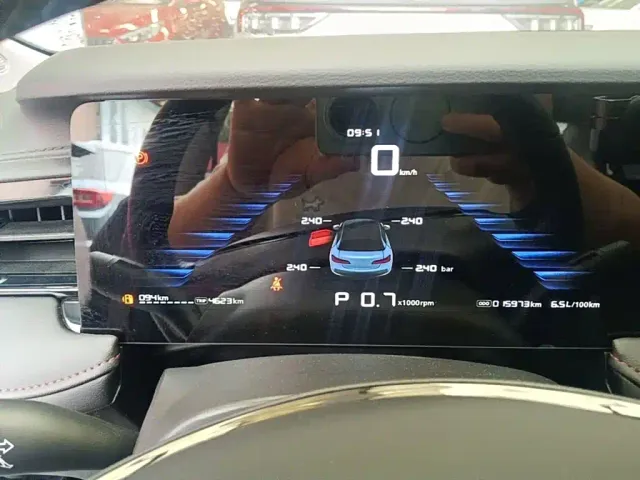 Roewe i5 — Фото автомобиля 11
