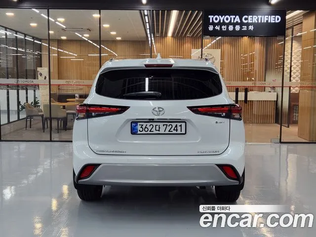 Toyota Highlander — Фото автомобиля 4