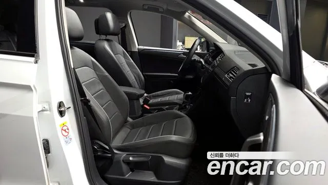 Volkswagen Tiguan — Фото автомобиля 10