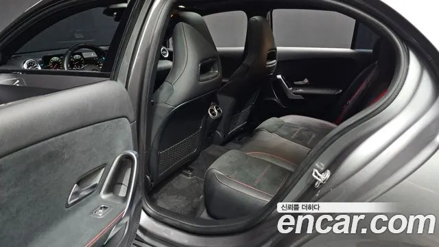 Mercedes-Benz A-Class — Фото автомобиля 11