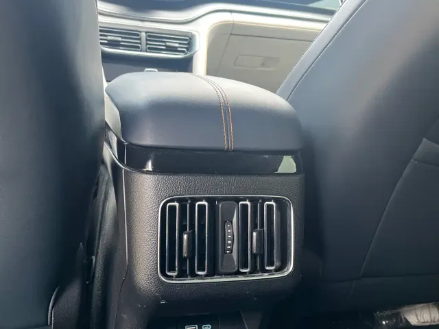 BYD Song PLUS — Фото автомобиля 18