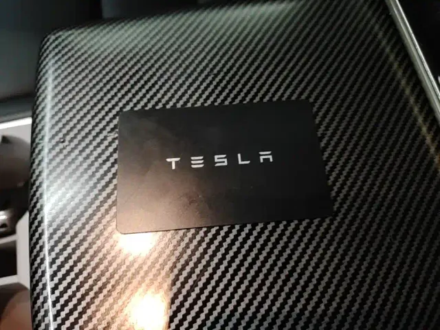 Tesla Model Y — Фото автомобиля 8