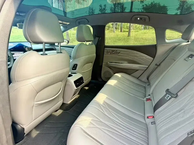 Geely Galaxy Xingyao 8 — Фото автомобиля 5