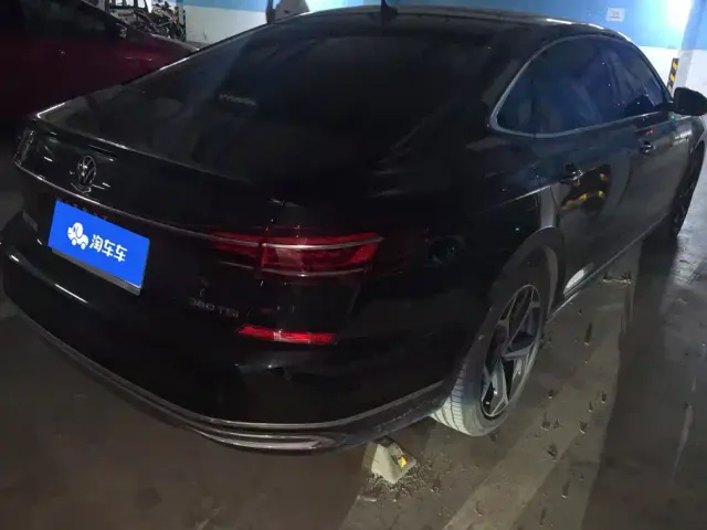 Volkswagen Passat — Фото автомобиля 3