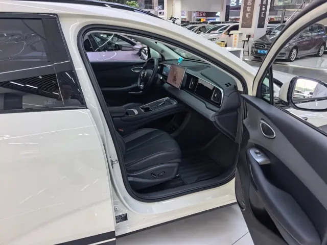 BYD Sealion 05 EV — Фото автомобиля 17