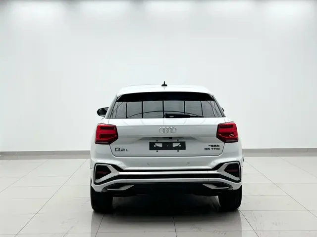 Audi Q2L — Фото автомобиля 5
