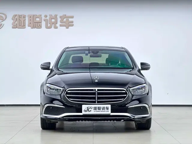 Mercedes-Benz E-Class — Фото автомобиля 2