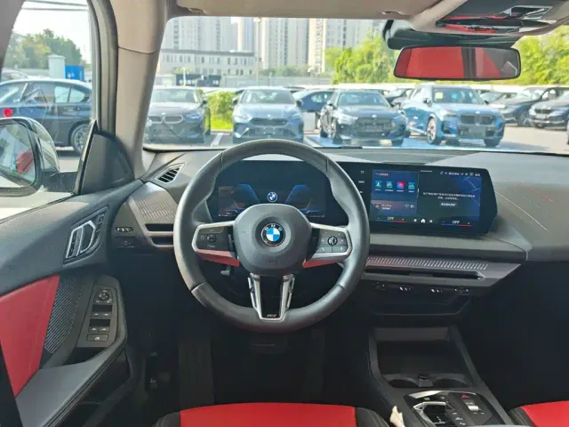 BMW BMW 2 Series 2025 225L M Sport Package — Фото автомобиля 12