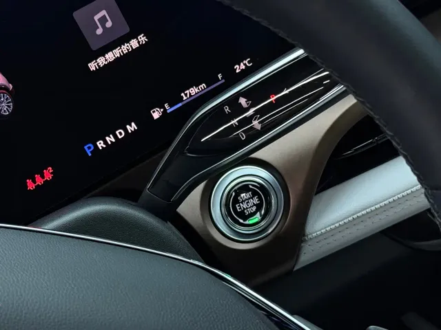 Cadillac Cadillac GT4 2023 25T Luxury Edition — Фото автомобиля 15